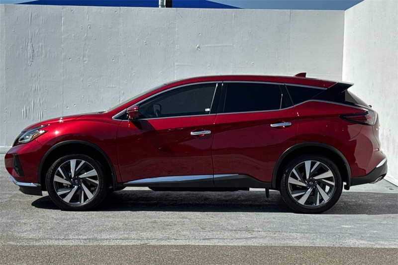 Nissan Murano Vehicle Full-screen Gallery Image 07