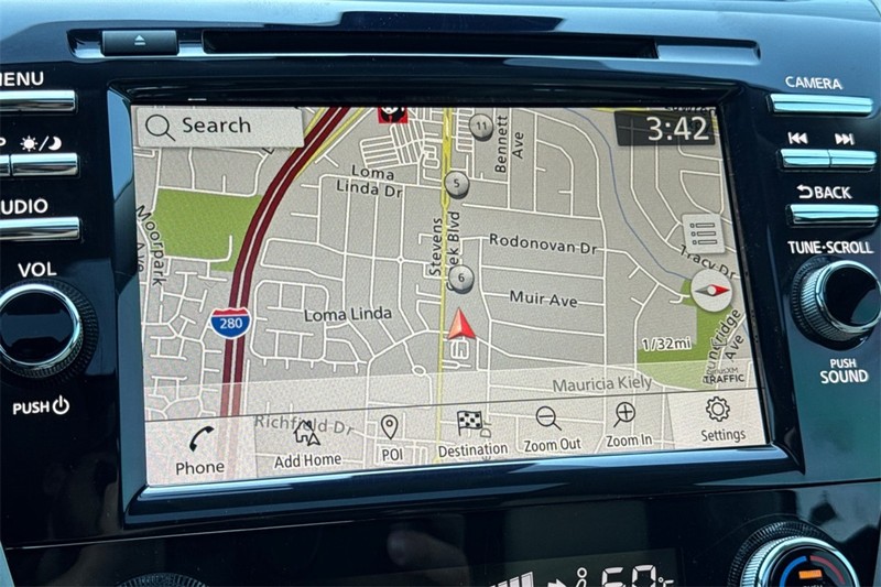 Nissan Murano Vehicle Full-screen Gallery Image 19