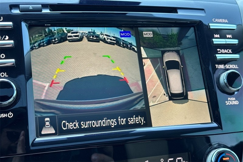 Nissan Murano Vehicle Full-screen Gallery Image 20