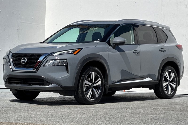 Nissan Rogue Vehicle Full-screen Gallery Image 08