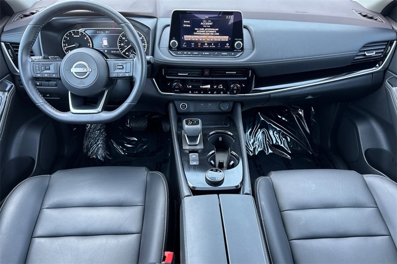 Nissan Rogue Vehicle Full-screen Gallery Image 13