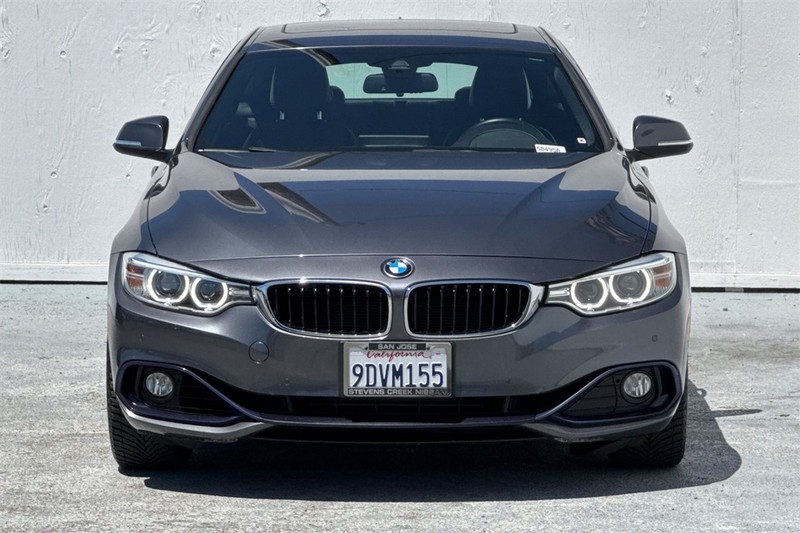 BMW 4 Series Vehicle Full-screen Gallery Image 09