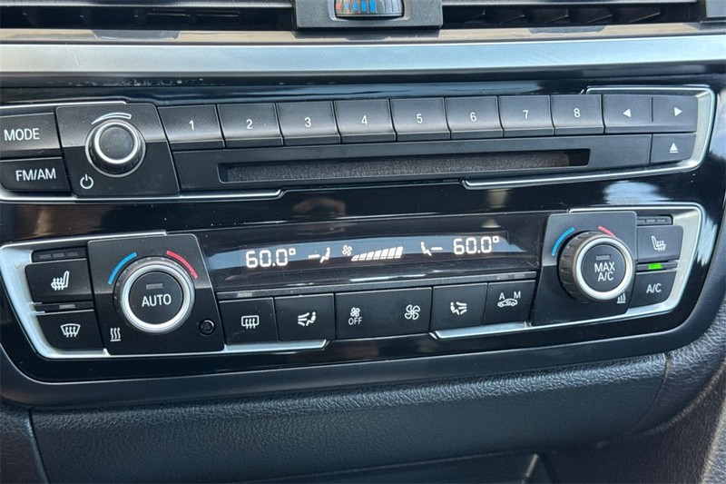 BMW 4 Series Vehicle Full-screen Gallery Image 20