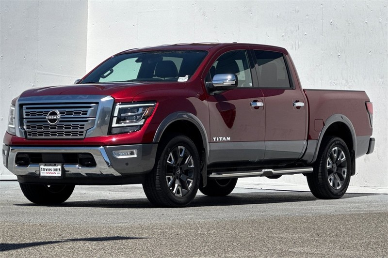 Nissan Titan Vehicle Full-screen Gallery Image 09