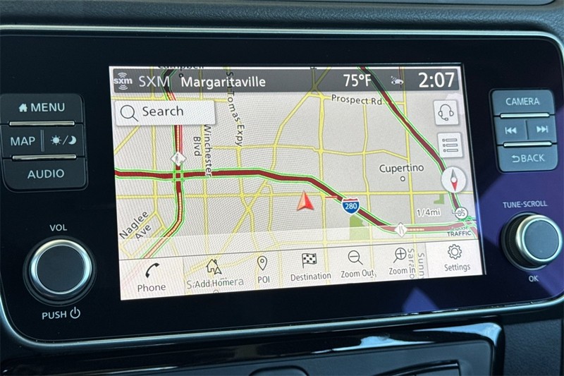 Nissan LEAF Vehicle Full-screen Gallery Image 19