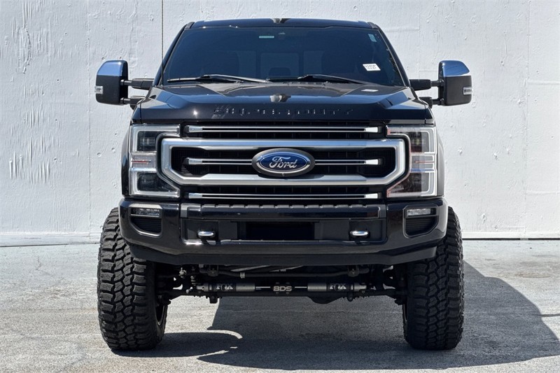 Ford Super Duty F-250 SRW Vehicle Full-screen Gallery Image 09