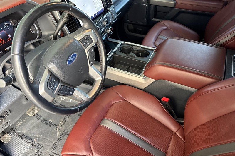 Ford Super Duty F-250 SRW Vehicle Full-screen Gallery Image 10