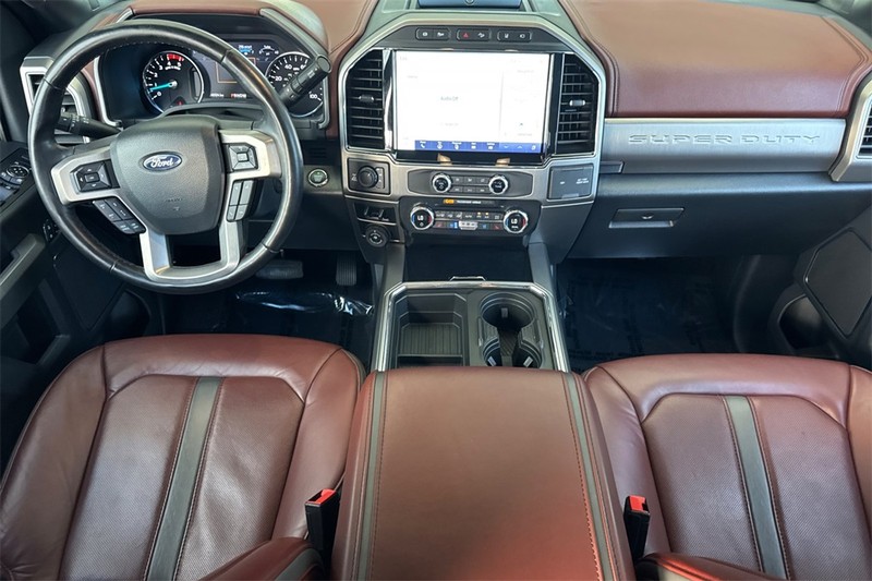Ford Super Duty F-250 SRW Vehicle Full-screen Gallery Image 13