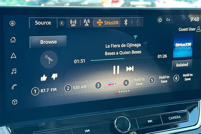 Nissan Altima Vehicle Full-screen Gallery Image 17