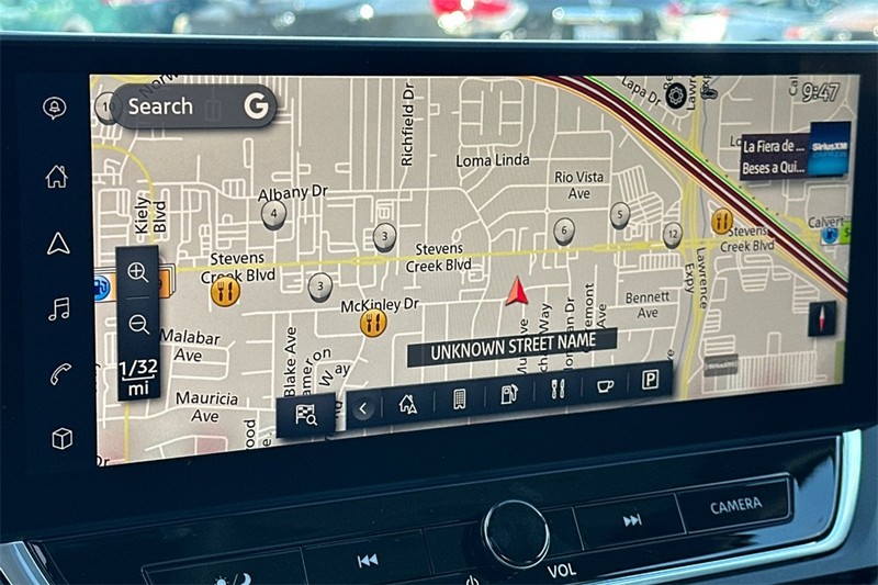 Nissan Altima Vehicle Full-screen Gallery Image 18