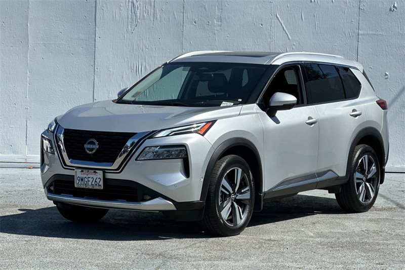 Nissan Rogue Vehicle Full-screen Gallery Image 08