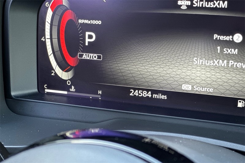 Nissan Rogue Vehicle Full-screen Gallery Image 26