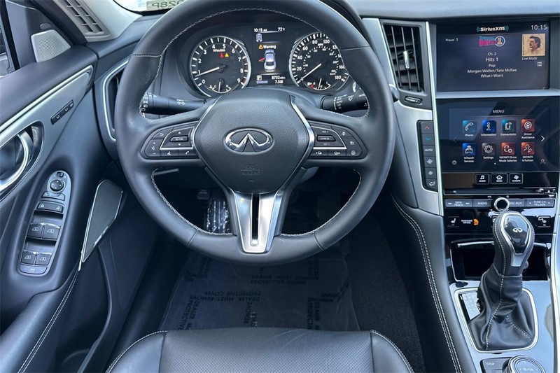 INFINITI Q50 Vehicle Full-screen Gallery Image 14