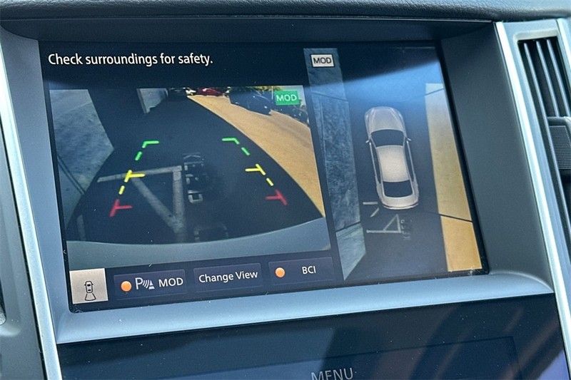 INFINITI Q50 Vehicle Full-screen Gallery Image 18