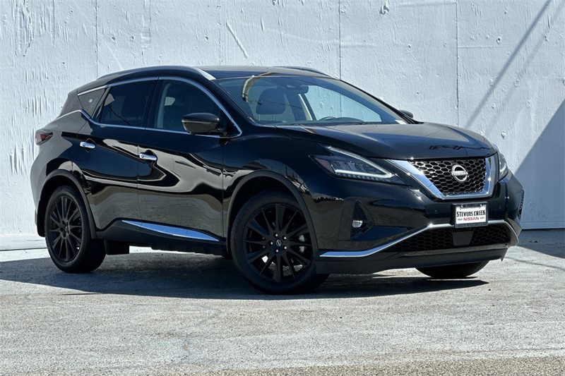Nissan Murano Vehicle Full-screen Gallery Image 02