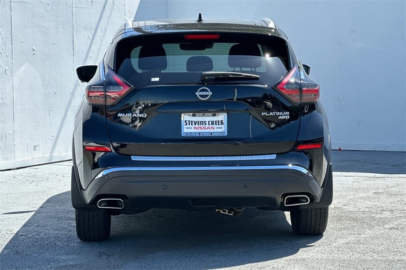 Nissan Murano Vehicle Full-screen Gallery Image 05