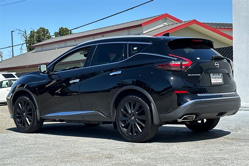 Nissan Murano Vehicle Full-screen Gallery Image 06