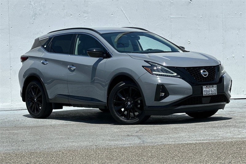 Nissan Murano Vehicle Full-screen Gallery Image 02