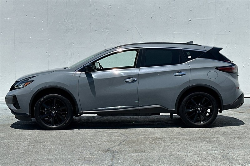 Nissan Murano Vehicle Full-screen Gallery Image 07