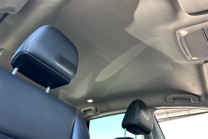 Nissan Murano Vehicle Full-screen Gallery Image 17
