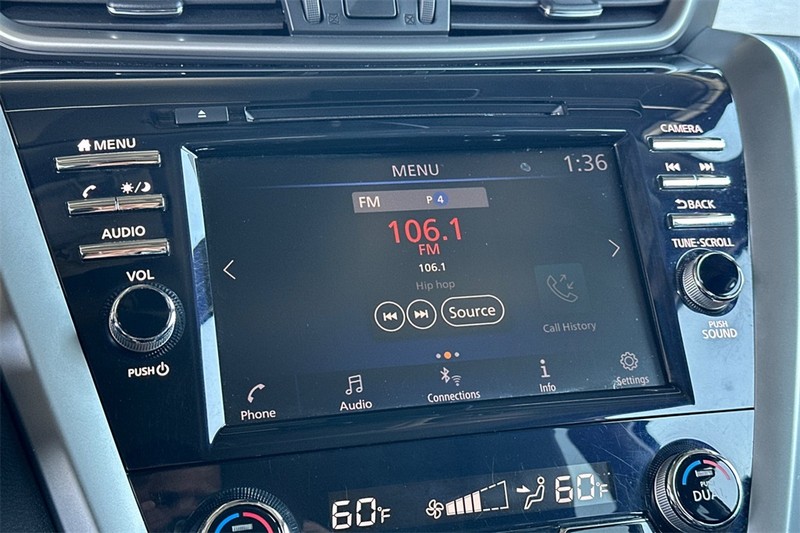 Nissan Murano Vehicle Full-screen Gallery Image 18
