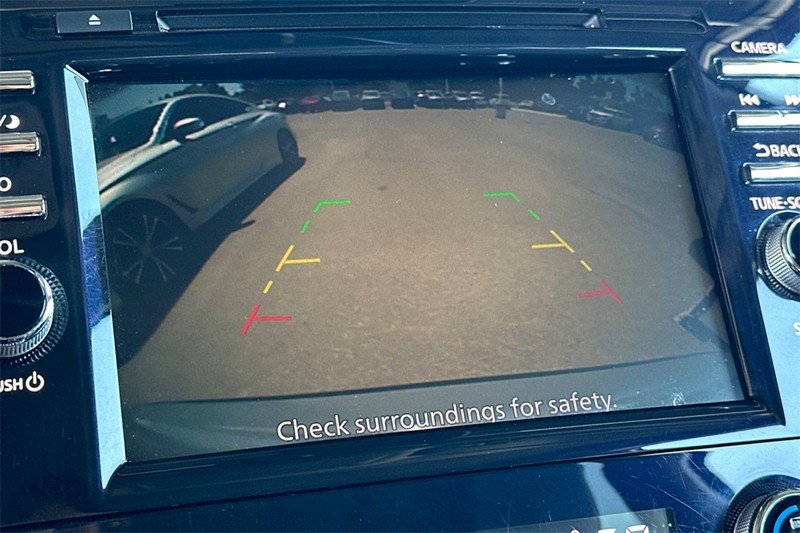 Nissan Murano Vehicle Full-screen Gallery Image 19