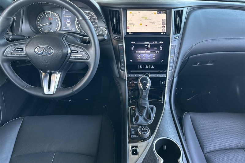 INFINITI Q50 Vehicle Full-screen Gallery Image 13