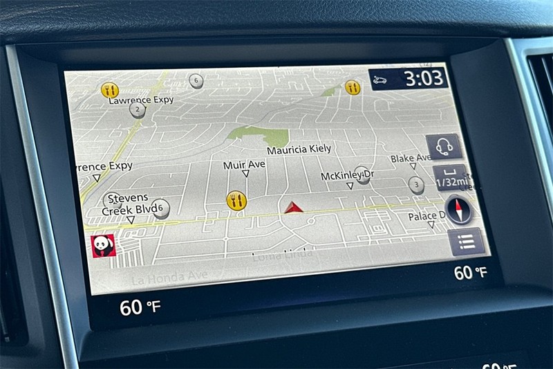 INFINITI Q50 Vehicle Full-screen Gallery Image 18