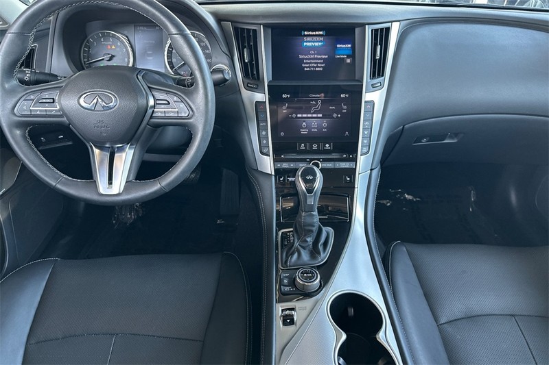 INFINITI Q50 Vehicle Full-screen Gallery Image 13