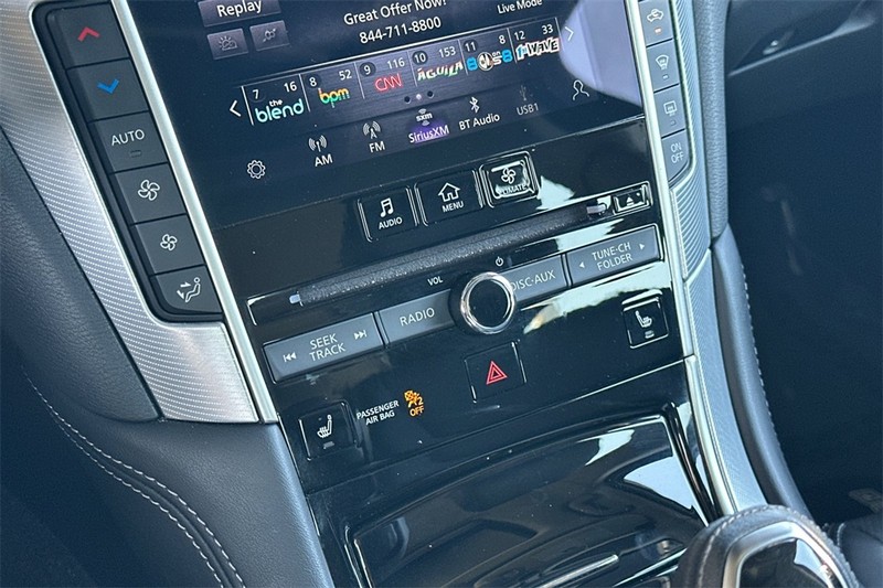 INFINITI Q50 Vehicle Full-screen Gallery Image 19