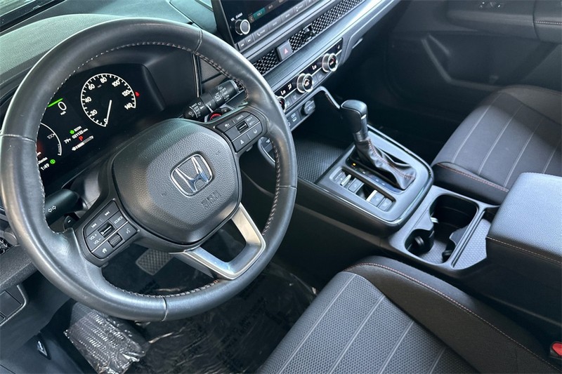 Honda CR-V Hybrid Vehicle Full-screen Gallery Image 10