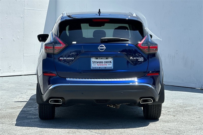 Nissan Murano Vehicle Full-screen Gallery Image 05