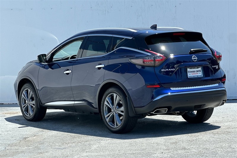 Nissan Murano Vehicle Full-screen Gallery Image 06
