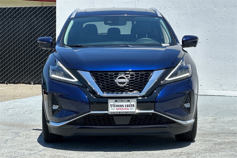 Nissan Murano Vehicle Full-screen Gallery Image 09