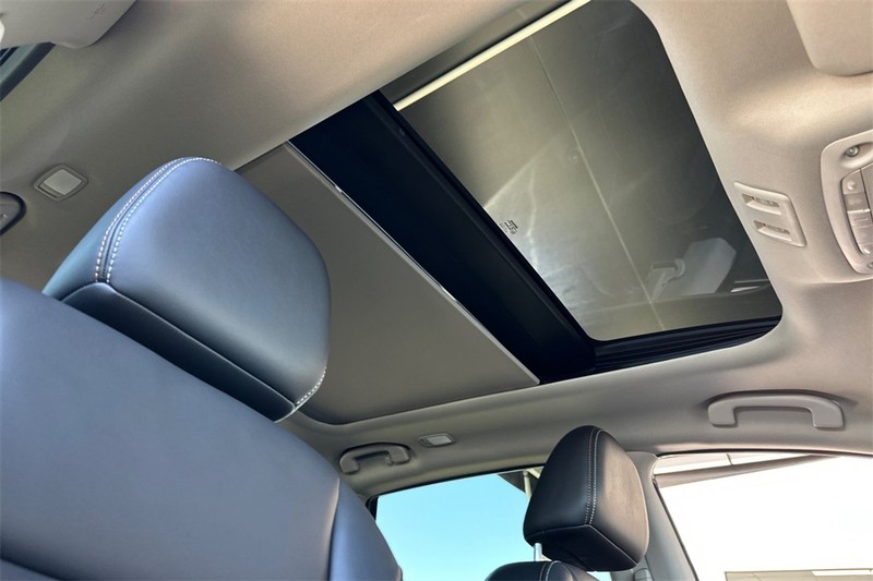 Nissan Murano Vehicle Full-screen Gallery Image 17