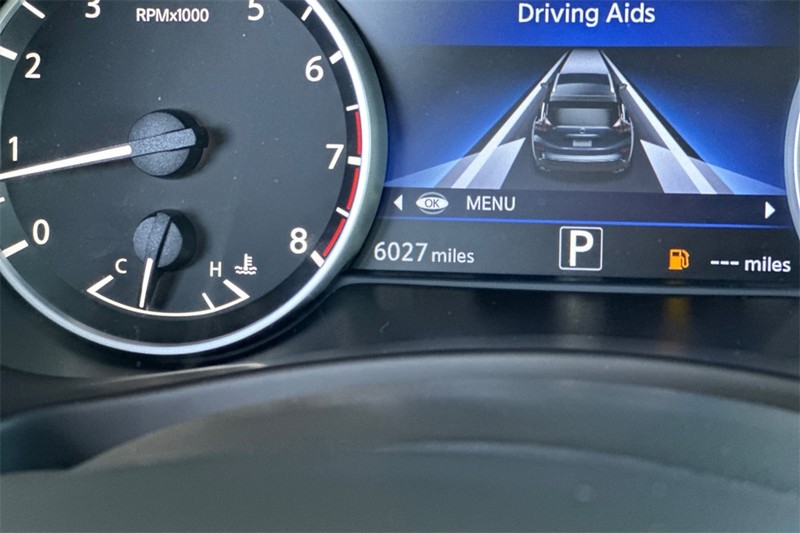 Nissan Murano Vehicle Full-screen Gallery Image 26