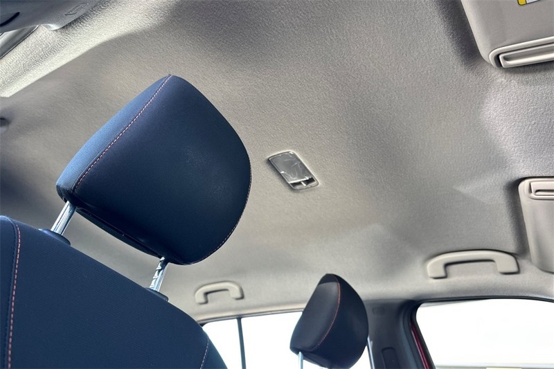 Nissan Kicks Vehicle Full-screen Gallery Image 17