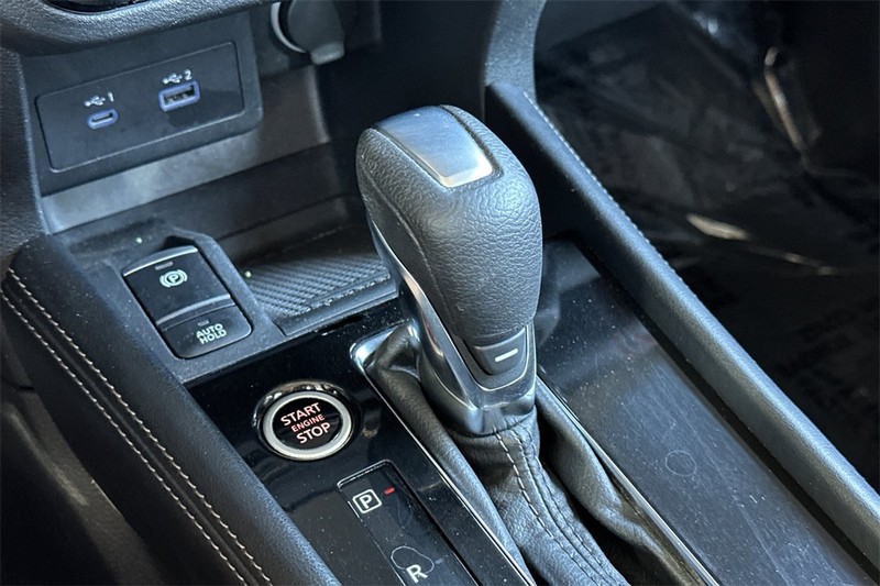 Nissan Kicks Vehicle Full-screen Gallery Image 21