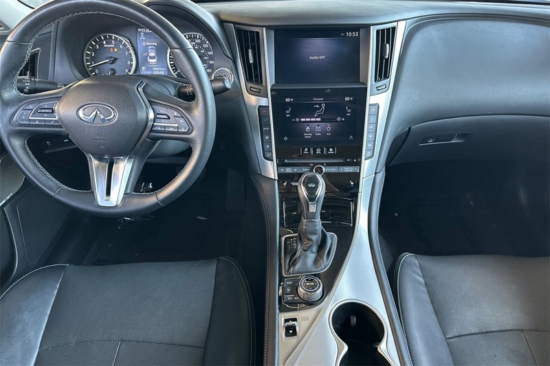 INFINITI Q50 Vehicle Full-screen Gallery Image 13