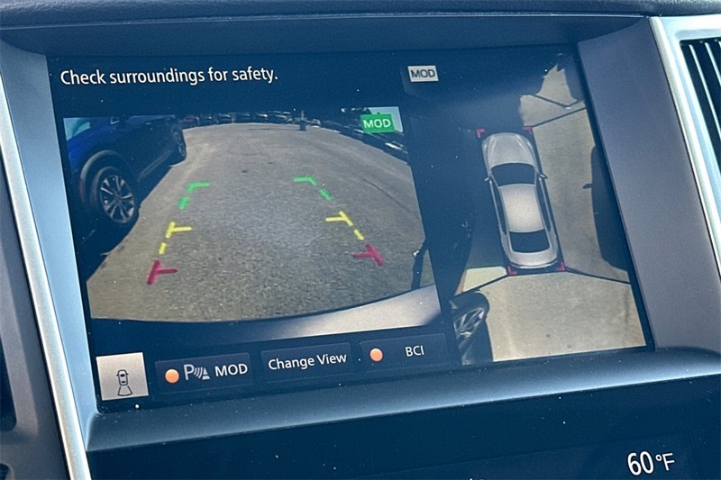 INFINITI Q50 Vehicle Full-screen Gallery Image 18