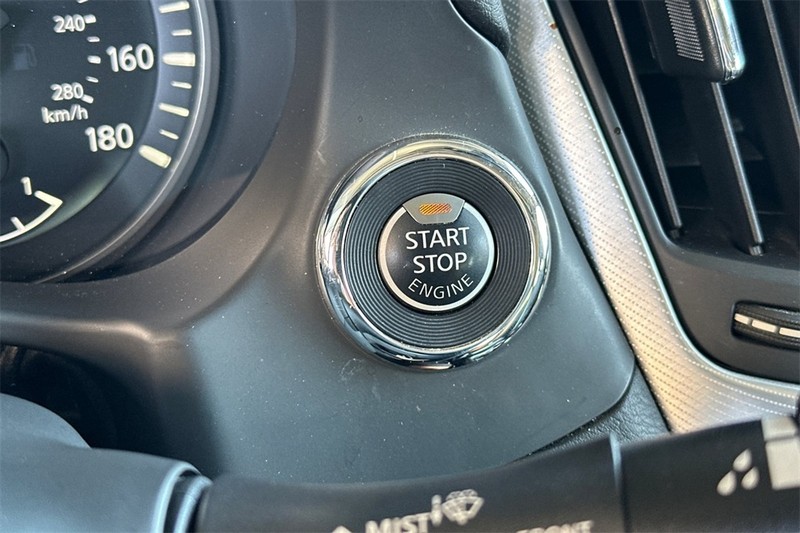 INFINITI Q50 Vehicle Full-screen Gallery Image 21
