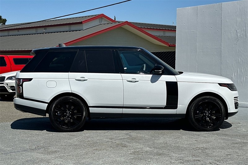 Land Rover Range Rover Vehicle Full-screen Gallery Image 03