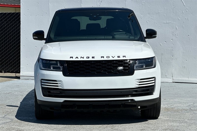 Land Rover Range Rover Vehicle Full-screen Gallery Image 09