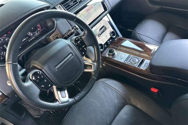Land Rover Range Rover Vehicle Full-screen Gallery Image 10