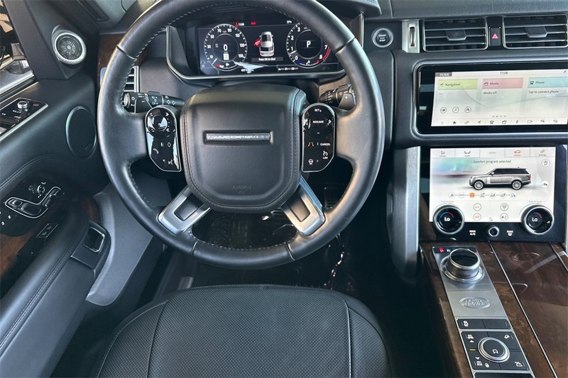Land Rover Range Rover Vehicle Full-screen Gallery Image 14