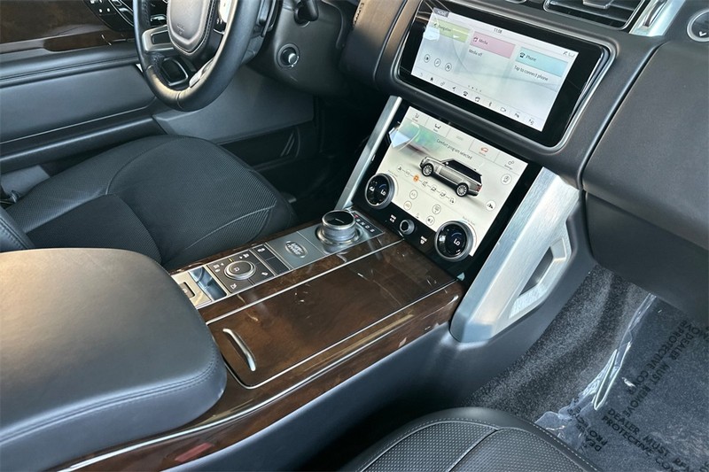 Land Rover Range Rover Vehicle Full-screen Gallery Image 16