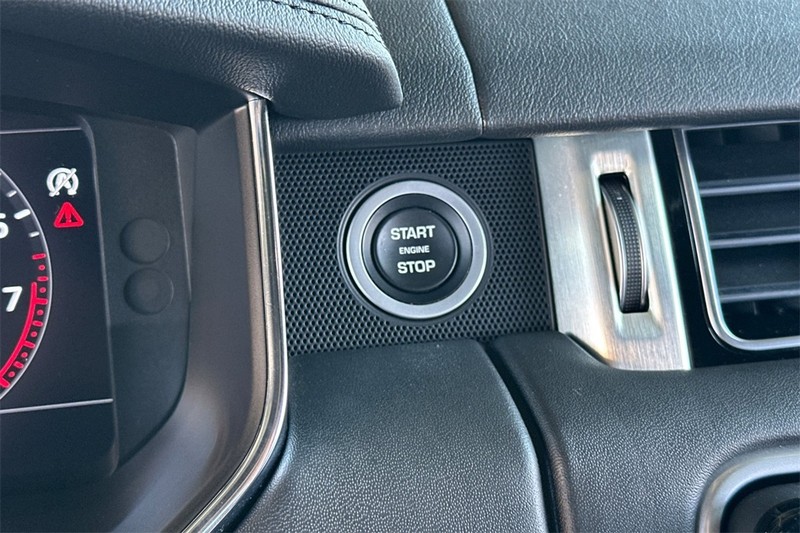Land Rover Range Rover Vehicle Full-screen Gallery Image 23