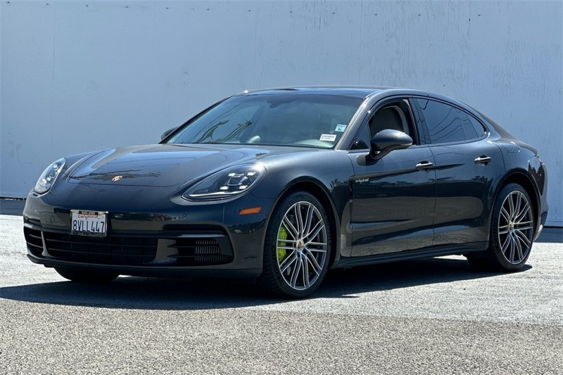 Porsche Panamera Vehicle Full-screen Gallery Image 08