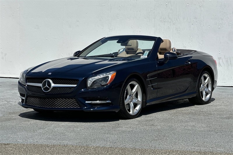 Mercedes-Benz SL-Class Vehicle Full-screen Gallery Image 08