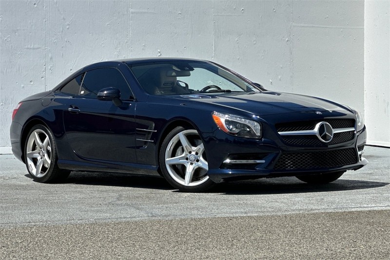 Mercedes-Benz SL-Class Vehicle Full-screen Gallery Image 10